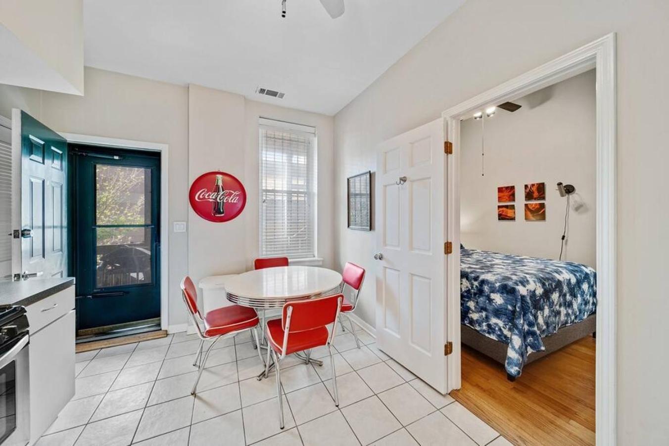 Holiday home Lincoln Park 2 Bedroom Wmid Century Flair *